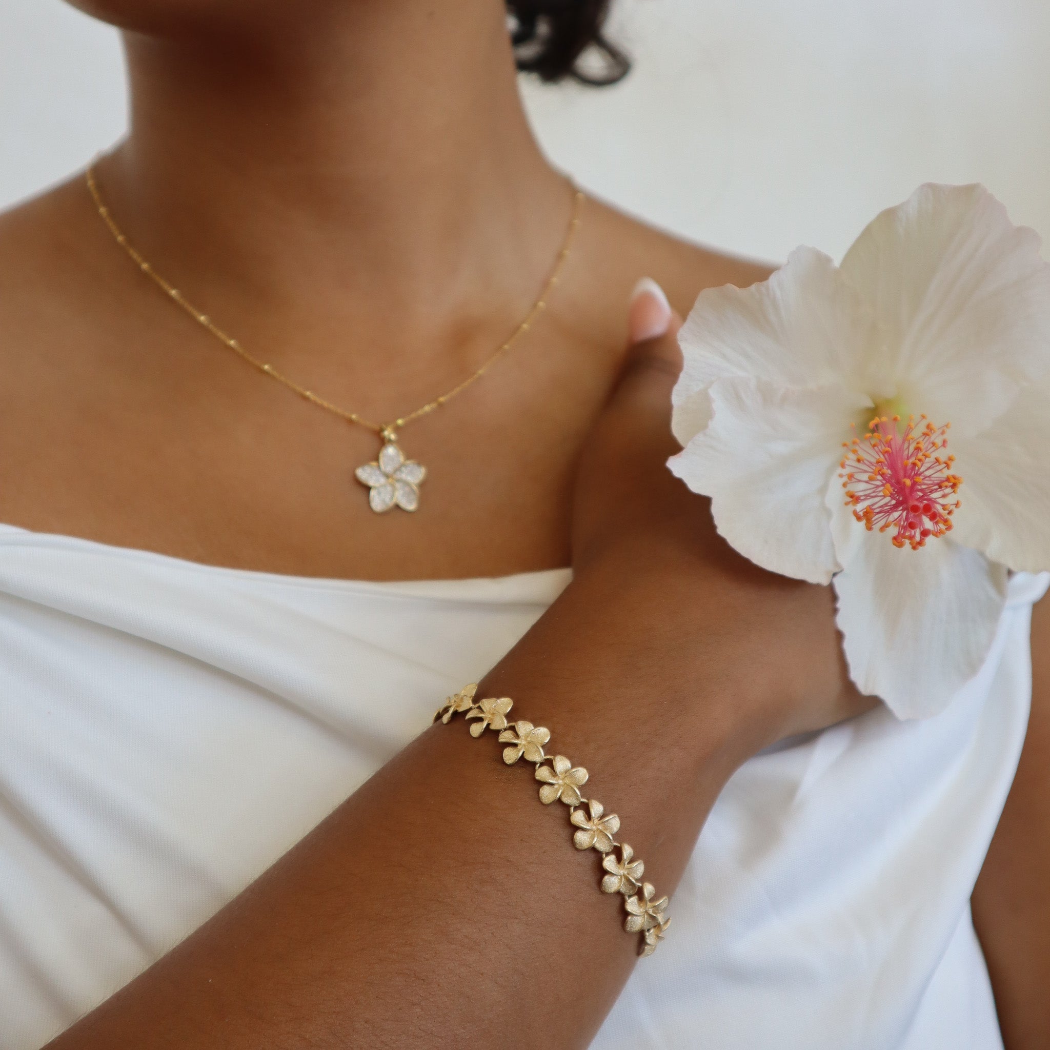 14K Yellow Gold Sand Plumeria Link Bracelet