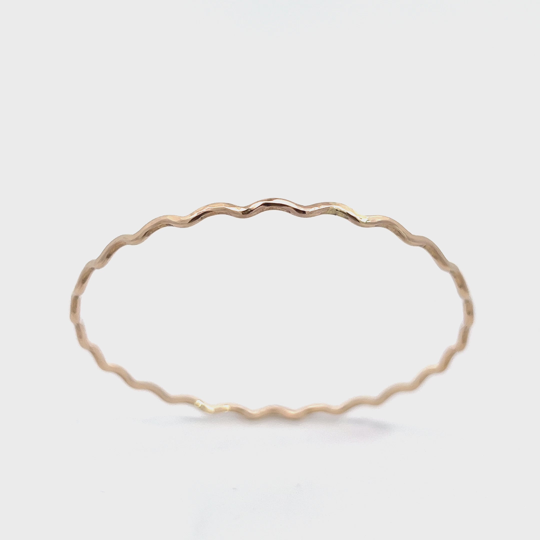 Wavy Bangle