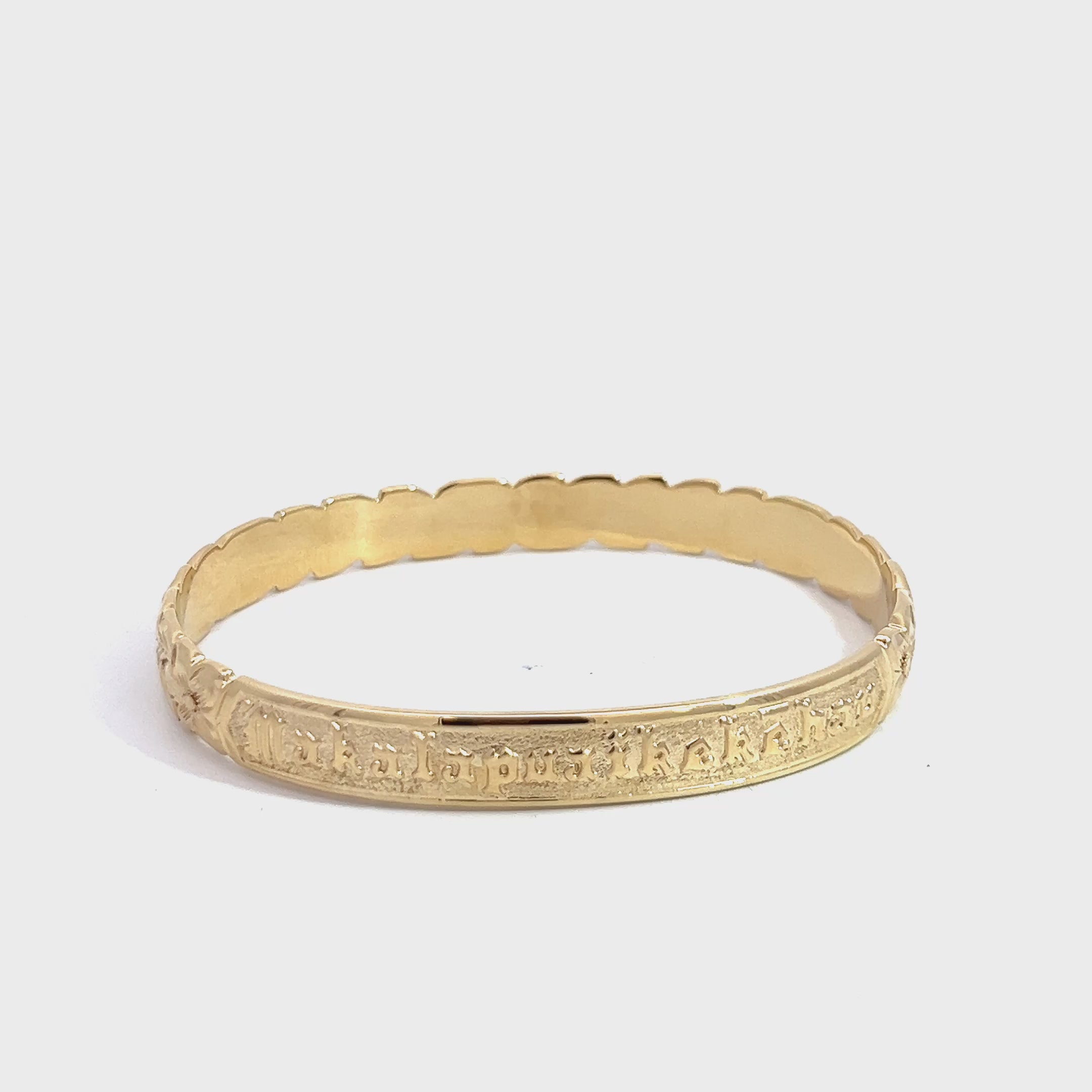 Hawaiian Heirloom Scalloped Bangle - Maile Leaf