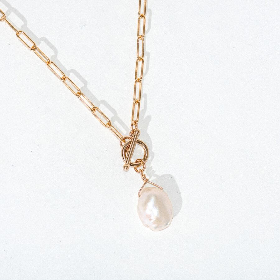Hera Pearl Necklace