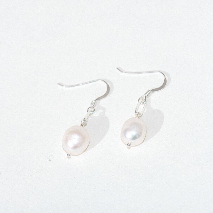 Selene Pearl Earrings